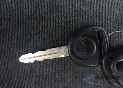 2000 Chevrolet S-10 Ls z USA, uszkodzony, nr VIN 1GCCS1943YK146542